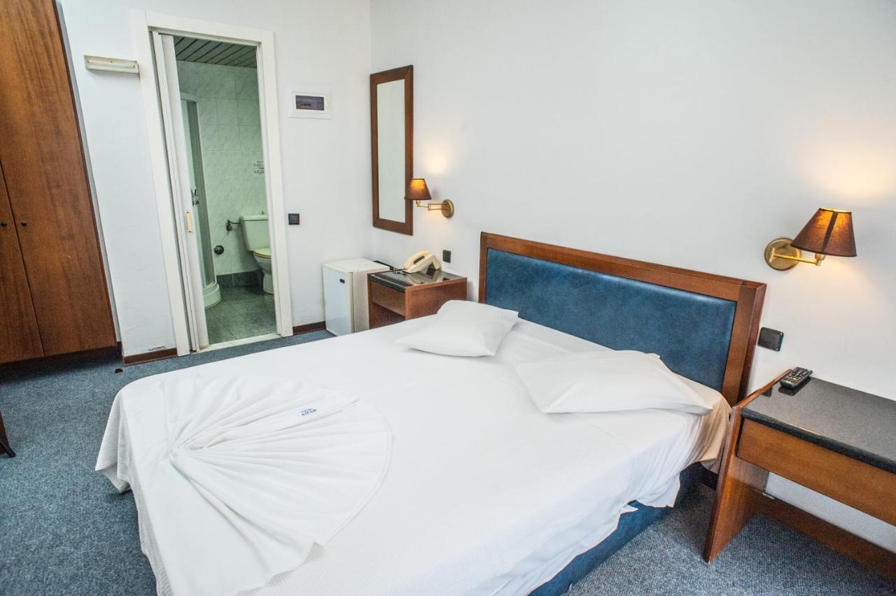 Hotel Aigli Peraía Eksteriør billede
