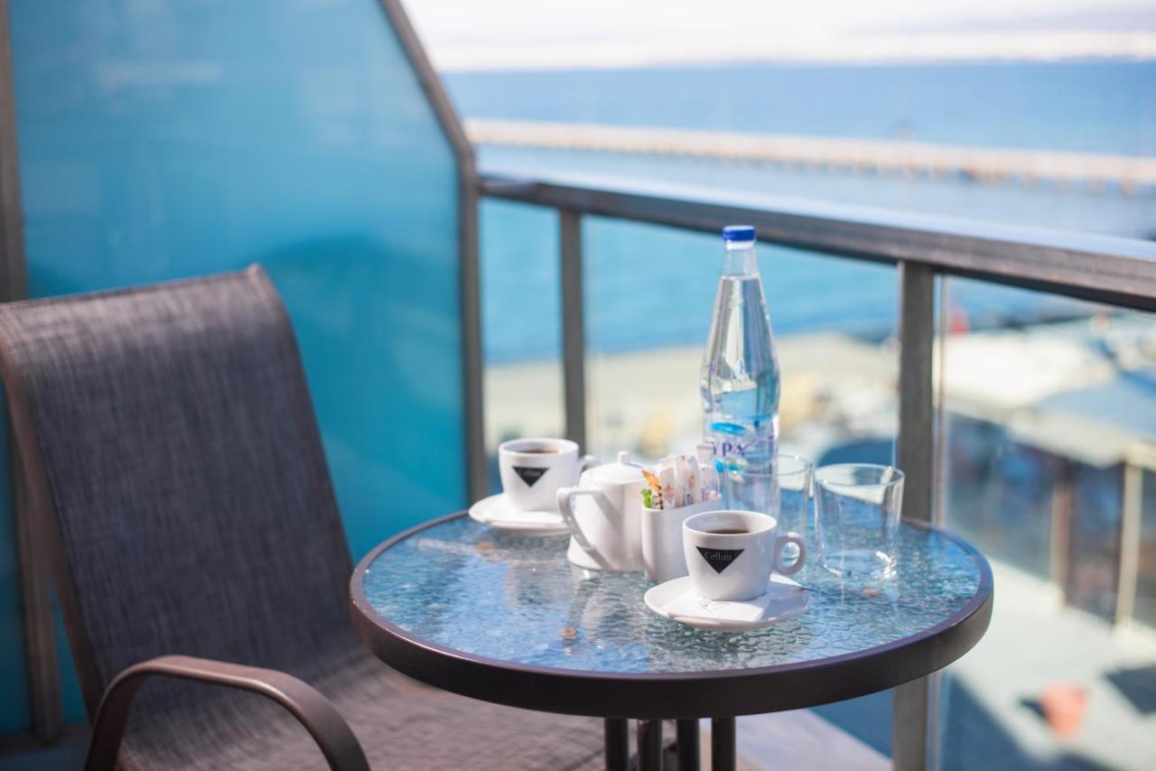 Hotel Aigli Peraía Eksteriør billede