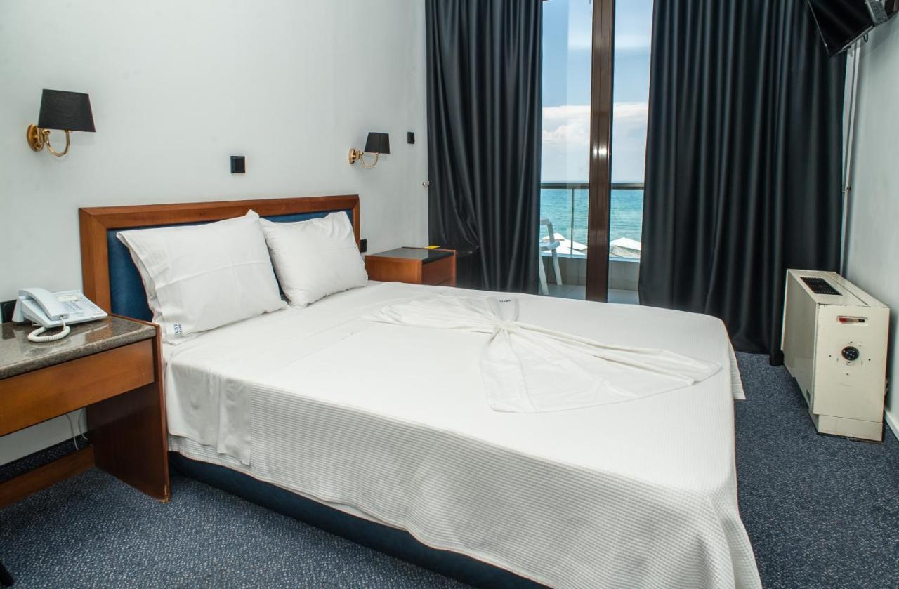 Hotel Aigli Peraía Eksteriør billede