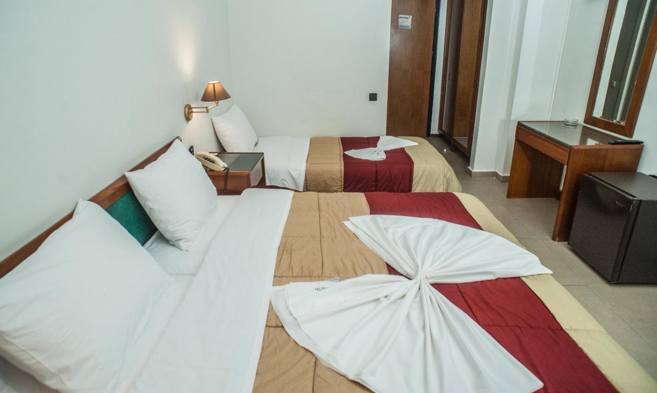 Hotel Aigli Peraía Eksteriør billede