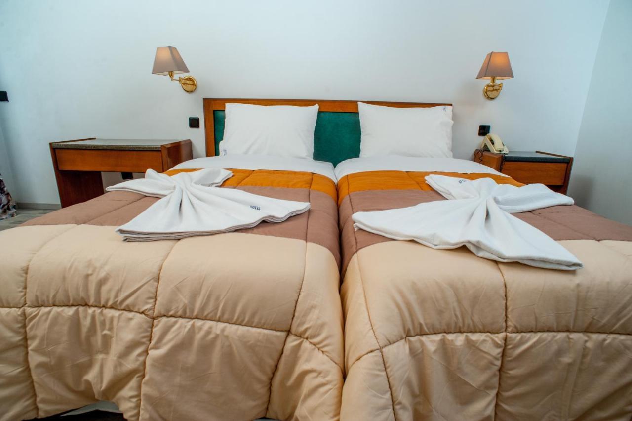 Hotel Aigli Peraía Eksteriør billede